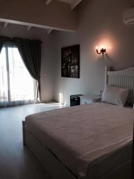 Erythros Boutique Hotel Ildir Ngoại thất bức ảnh