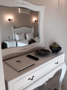 Erythros Boutique Hotel Ildir Ngoại thất bức ảnh